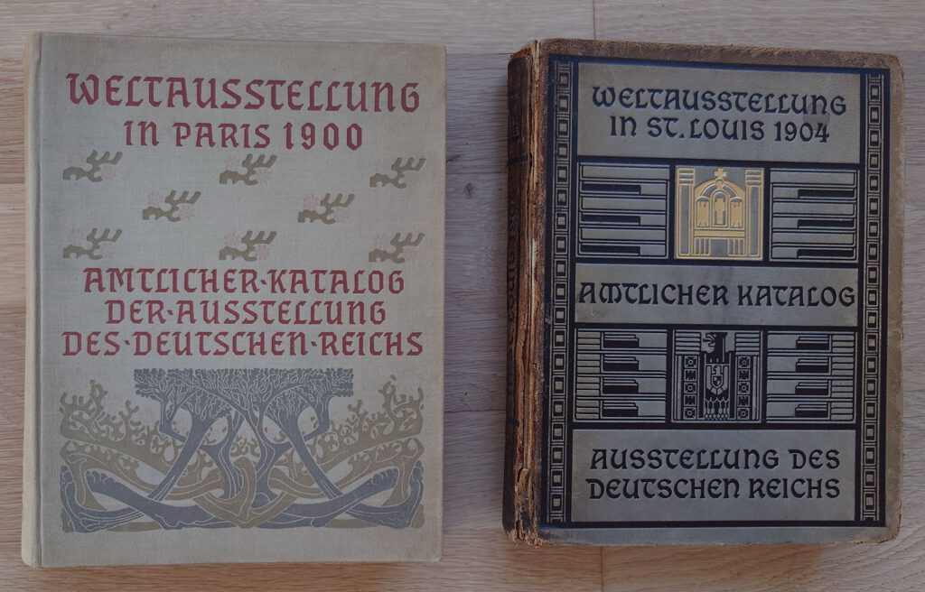 Kataloge der Weltausstellungen in Paris 1900 und in St. Louis 1904